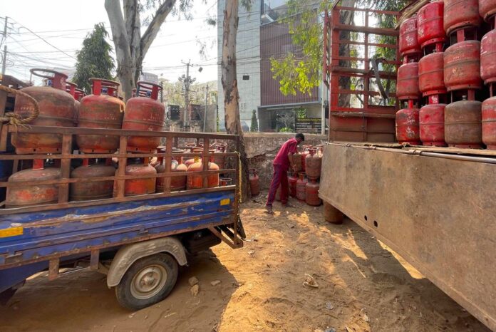 Civil Supplies raids in Hyderabad over LPG misuse amid commercial gas shortage hitting hotels