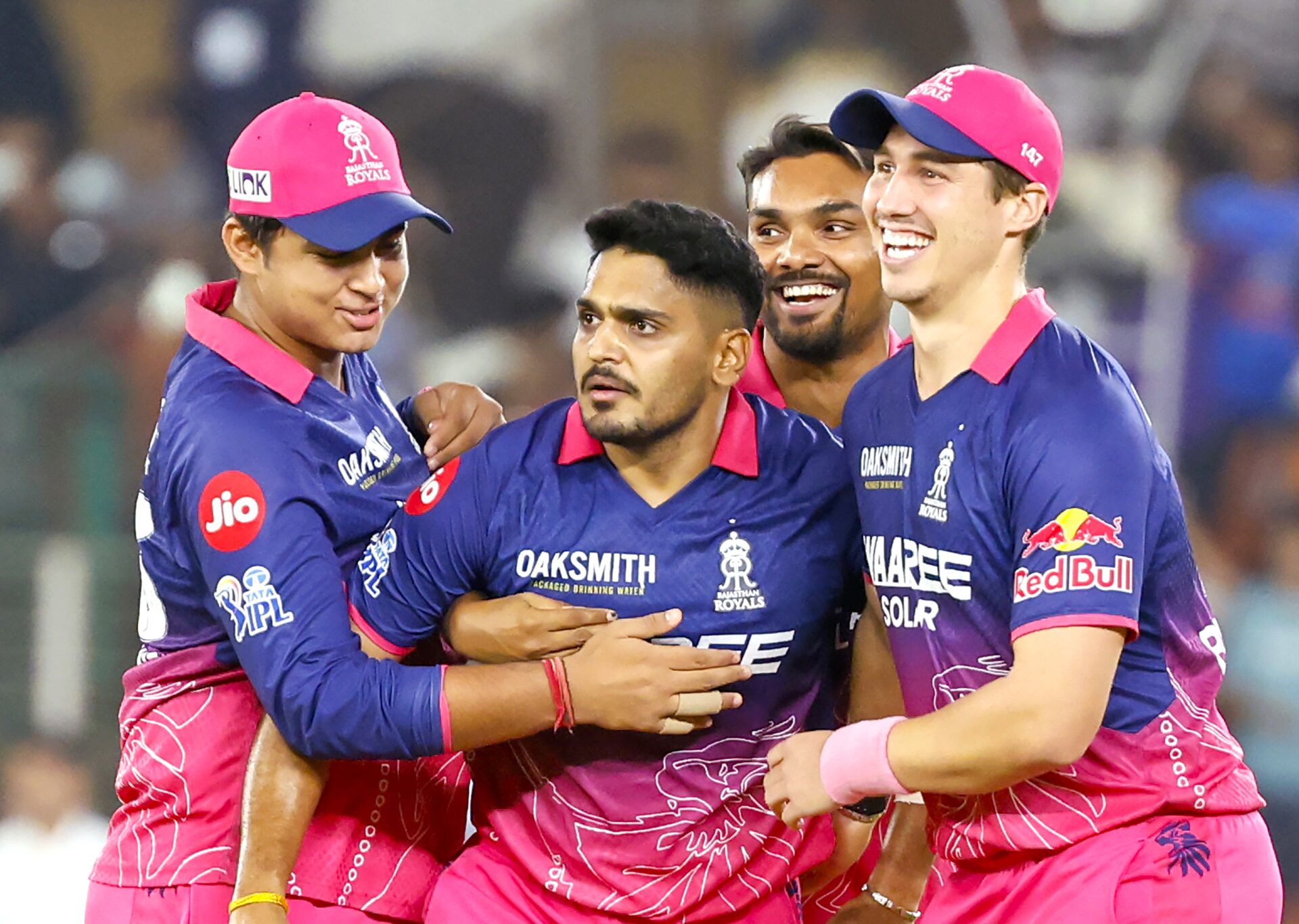 Weekend IPL Drama: Royals Hold Nerve, Delhi Cruise to Victory