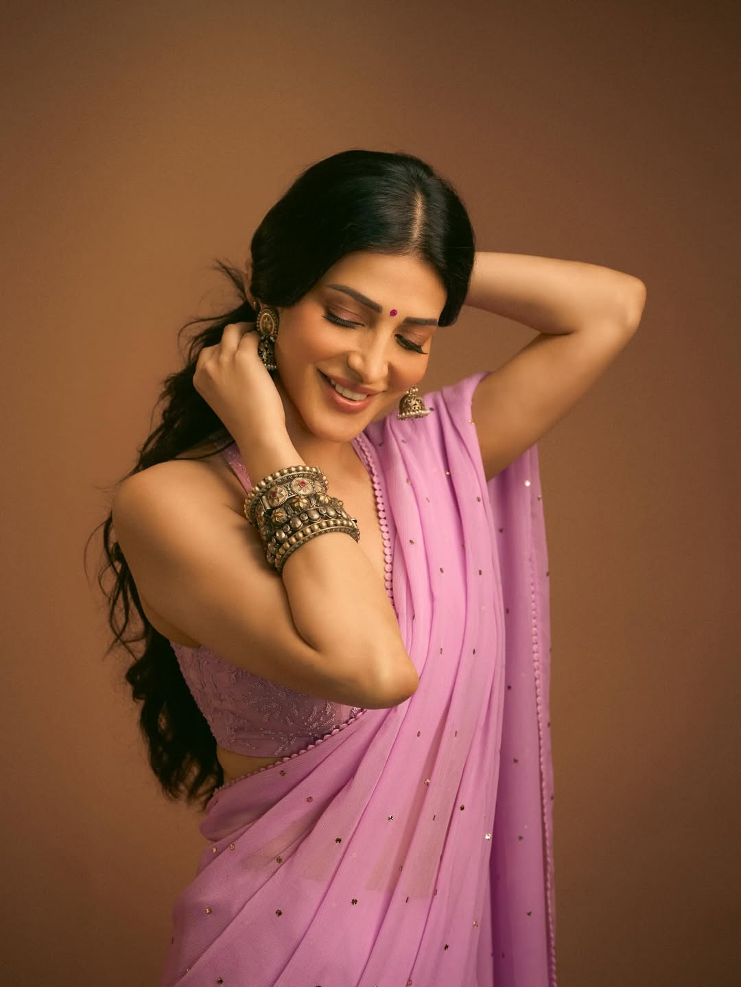 Shruti Haasan’s Graceful Saree Look Blends Tradition with Modern Elegance