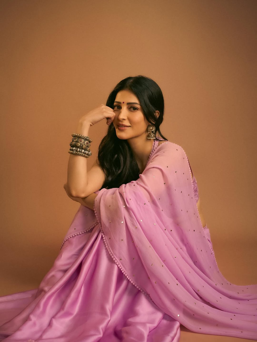 Shruti Haasan’s Graceful Saree Look Blends Tradition with Modern Elegance