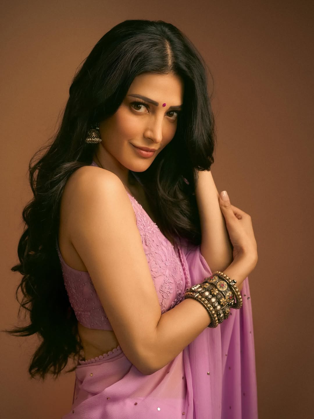 Shruti Haasan’s Graceful Saree Look Blends Tradition with Modern Elegance